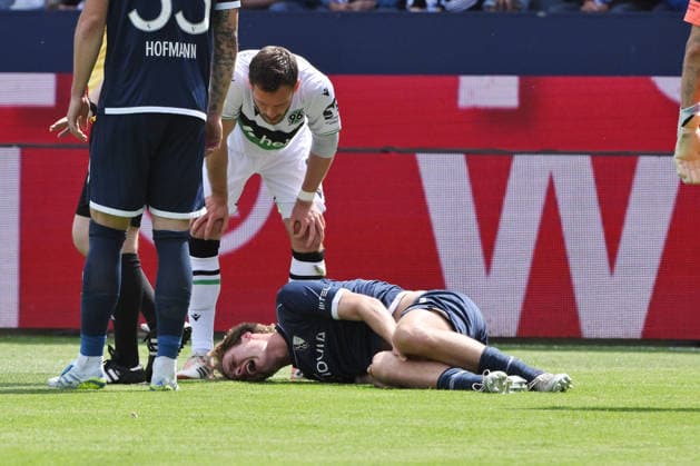 Injury Mats Pannewig VfL Bochum 09 05 2026, Football 2 Bundesliga, Season 2025 2026, 33 Matchday, VfL Bochum Hannover 96 1 1 DFL regulations prohibit any use of photographs as image sequences and or quasi video Bochum Vonovia Ruhrstadion Nordrhein Westfalen Germany Team2