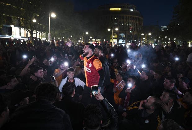 Clinching record 26th title, Istanbul s Galatasaray claim 2025-26 Turkish Super Lig crown BERLIN, GERMANY - MAY 09: Galatasaray fans gather to celebrate their team s 26th Turkish Super Lig title in Berlin, Germany, on May 09, 2026. Halil Sagirkaya Anadolu Berlin Germany. Editorial use only. Please get in touch for any other usage.  Copyright: x2026xAnadoluxHalilxSagirkayax