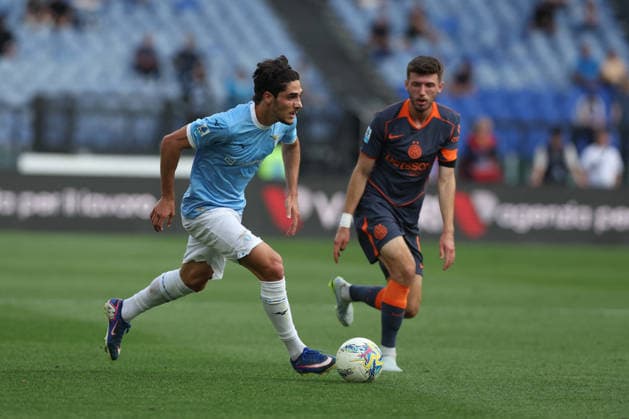 CALCIO - Serie A - SS Lazio vs Inter - FC Internazionale Photo by IPA ABACAPRESS.COM84519997 - Frosinone, Italy - May 8, 2026: Matteo Cancellieri (winger) of SS Lazio, Petar Su?ic (Midfielder) of FC Internazionale seen in action during the Serie BKT 2025-2026 match day 38 between Frosinone Calcio vs Mantova 1911 at Benito Stirpe stadium. Rome Italy  Copyright: xIPAxSport ABACAx