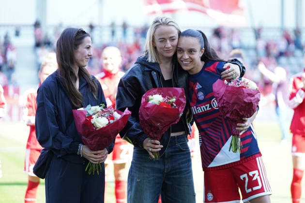 The players Tuva Hansen, Lea Schüller and Natalia Padilla Bidas 23 Bayern are bid farewell before the Google Pixel Womens Bundesliga match FC Bayern Munich Eintracht Frankfurt on 09 05 2026 Munich FC Bayern Campus Germany Germany Germany