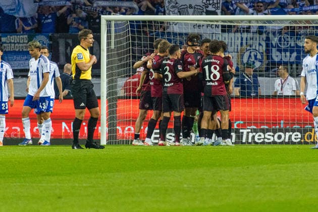 09 05 26 1 FC Nürnberg FC Schalke 04 Germany, Nuremberg, 09 05 26, Soccer, 2 Bundesliga, 1 FC Nürnberg FC Schalke 04 1 FC Nürnberg, Jubel Tor 1 0 Eigentor Schallenberg