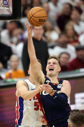 Cleveland Cavaliers Jarrett Allen (31) puts up a shot past Detroit Pistons Jalen Duren (0) in the second quarter in Cleveland, Ohio Saturday May 9, 2026. The Cavaliers defeated the Pistons 116-109.  CLE20260509112 AARONxJOSEFCZYK