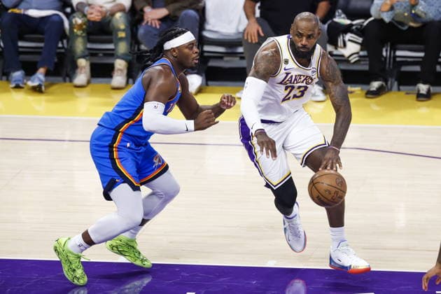 NBA, Basketball Herren, USA Playoffs - Oklahoma City Thunder at Los Angeles Lakers Thunder guard Luguentz Dort (L) guards Lakers forward LeBron James (R) during the first half of game three in second round of the NBA Playoffs between the Los Angeles Lakers and Oklahoma City Thunder at Crypto.Com Arena in Los Angeles, California USA, 09 May 2026. LOS ANGELES CALIFORNIA United States  Copyright: xCHRISxTORRESx