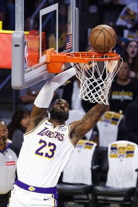NBA, Basketball Herren, USA Playoffs - Oklahoma City Thunder at Los Angeles Lakers Lakers forward LeBron James misses a lay up during the first half of game three in second round of the NBA Playoffs between the Los Angeles Lakers and Oklahoma City Thunder at Crypto.Com Arena in Los Angeles, California USA, 09 May 2026. LOS ANGELES CALIFORNIA United States  Copyright: xCHRISxTORRESx