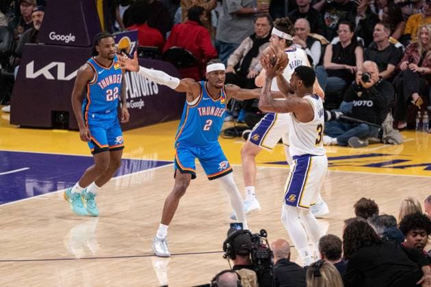 Los Angeles Lakers v Oklahoma City Thunder - NBA, Basketball Herren, USA Conference Semifinals LOS ANGELES, CA, UNITED STATES - MAY 9: Marcus Smart (36) of the Los Angeles Lakers in action against Shai Gilgeous-Alexander (2) of Oklahoma City Thunder during NBA Conference Semifinals Game 3 between Los Angeles Lakers and Oklahoma City Thunder at Oklahoma City Thunder in Los Angeles, United States on May 9, 2026. Jon Putman Anadolu Los Angeles United States. Editorial use only. Please get in touch for any other usage.  Copyright: x2026xAnadoluxJonxPutmanx