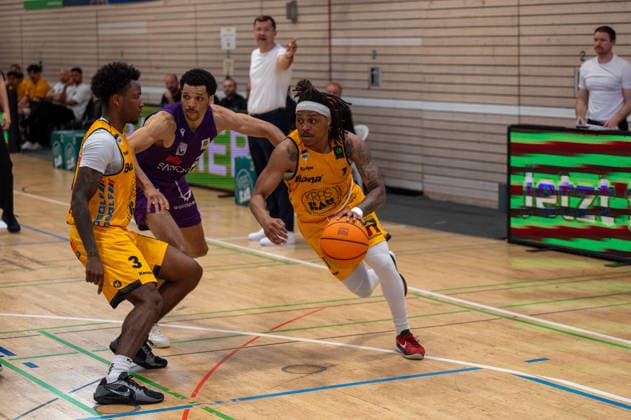 Charles Tyrone Harris Jr Bozic Estriche Knights Kirchheim, 03 , Zach Jackson BG Goettingen, 21 , Phillip Montreal Russell Bozic Estriche Knights Kirchheim, 01 , GER, Bozic Estriche Kirchheim Knights vs BG Goettingen, BARMER 2 Basketball Bundesliga, PlayOffs Quarterfinals 2 Matchday, Season 2025 2026, 09 05 2026 GER, Bozic Estriche Kirchheim Knights vs BG Goettingen, BARMER 2 Basketball Bundesliga, PlayOffs Quarterfinals 2 Matchday, Season 2025 2026, 09 05 2026 Kirchheim unter Teck Copyright: xEibner-Pressefoto SilasxKunzx EP_SKZ