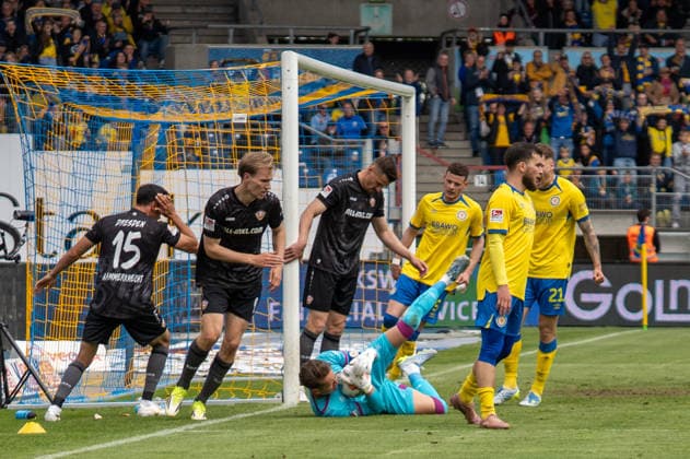 Germany Soccer, 2 Bundesliga, 33 Matchday 2025 26, Eintracht Braunschweig Dynamo Dresden on 09 05 in Braunschweig, Eintracht Stadion Ron Thorben Hoffmann Eintracht Braunschweig 1 Copyright: xSvenxHeidmannx