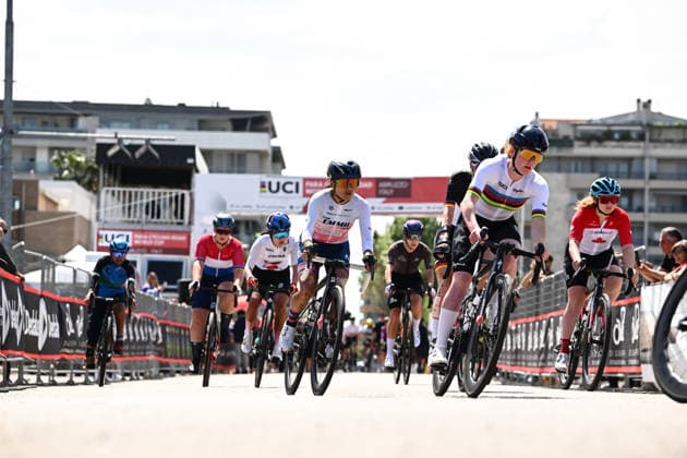 UCI Para Cycling Road World Cup: Round 3 Picture by Olly Hassell SWpix.com - 10 05 2026 - Cycling - UCI Para Cycling Road World Cup: Round 3 - Pescara, Abruzzo, Italy - Women C3 Road Race - Start - Clara Brown (USA), Keiko Sugiura (Japan) Copyright: x xSWpix.comx(t axPhotographyxHubxLtd)xOllyxHassell SWpix.comx SWP-3030-14284