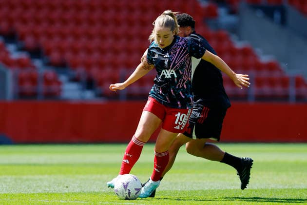 Liverpool Women v Brighton & Hove Albion Women, St Helens, UK - 10 May 2026 Kirsty Maclean of Liverpool FC warms up before kick off in the Women™s FA Cup Semi Final match between Liverpool Women and Brighton & Hove Albion Women at The Brewdog Stadium on 10 May 2026 in St Helens, England (Photo by Steve Taylor PPAUK) St Helens The Brewdog Stadium Merseyside England Copyright: xStevexTaylor PPAUKx PPA-273537