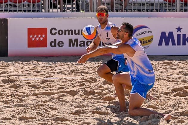 May 10, 2026, Madrid, Madrid, Spain: NATHAN MATOS of Spain and PABLO PEREZ SUAREZ of Spain during the men s Quarterfinals match between the Lithuania national team, Nationalteam and the Spanish national team, held at the Beach Pro Tour Futures Madrid 2026 at the Parque Deportivo Puerta de Hierro on May 9, 2026, in Madrid, Spain. Madrid Spain - ZUMAc312 20260510_zsp_c312_048 Copyright: xOscarxManuelxSanchezx