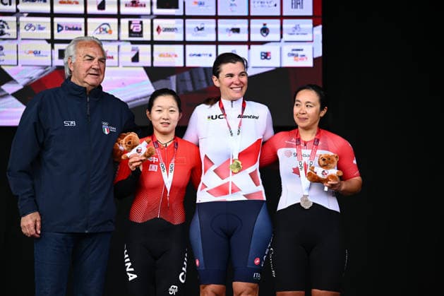 UCI Para Cycling Road World Cup: Round 3 Picture by Olly Hassell SWpix.com - 10 05 2026 - Cycling - UCI Para Cycling Road World Cup: Round 3 - Pescara, Abruzzo, Italy - Women C5 Road Race - Claudia Cretti (Italy) receives the Gold Medal, Zixian Ji (China) receives the Silver Medal and Jessica Law (Canada) receives the Bronze Medal Copyright: x xSWpix.comx(t axPhotographyxHubxLtd)xOllyxHassell SWpix.comx SWP-3030-14335