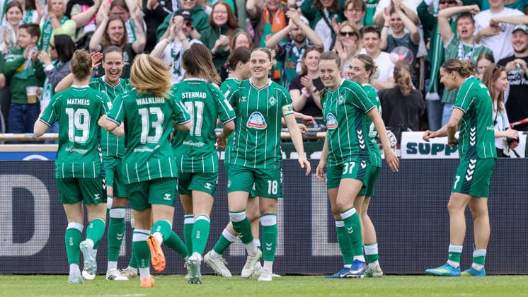 SV Werder Bremen players with goal celebration, cheering, jubilant, optimistic, match scene, highlight, joy over the 1-0 goal, THE DFB REGULATIONS PROHIBIT ANY USE OF PHOTOGRAPHS AS IMAGE SEQUENCES AND OR QUASI VIDEO , 10 05 2026, Bremen Germany , Football, Google Pixel Womens Bundesliga, SV Werder Bremen FC Carl Zeiss Jena xobx