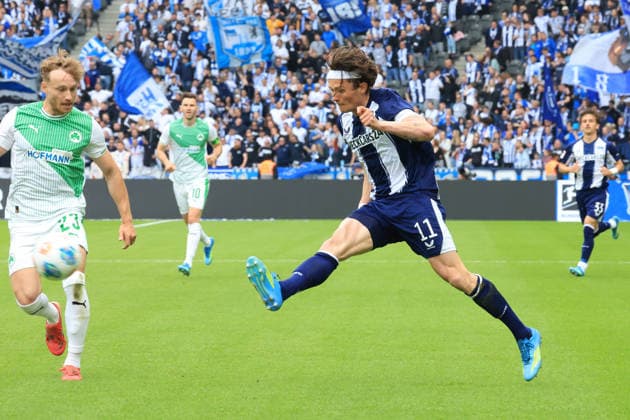 DEU, DFL, 2 FBL, Hertha BSC vs Greuther Fuerth, 10 05 2026, Berliner Olympiastadion, Berlin, DEU, DFL, 2 FBL, Hertha BSC vs Greuther Fuerth, im Bild Fabian Reese Hertha BSC Berlin 11 , Jannik Dehm Greuther Fuerth 23 DFL regulations prohibit any use of Photographs as image sequences and or quasi video nordphotoxGmbHx xEngler nph00076