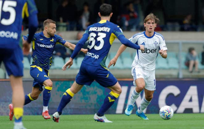 May 10, 2026, Verona, ITALY: Como™s Nico Paz in action during the Italian Serie A soccer match Hellas Verona FC vs Como 1907 at Marcantonio Bentegodi Stadium in Verona, Italy, 10 May 2026. .ANSA EMANUELE PENNACCHIO. Soccer: Serie A; Hellas Verona FC Vs Como 1907  - ZUMAa110 20260510_zaf_a110_010 Copyright: xEmanuelexPennacchiox