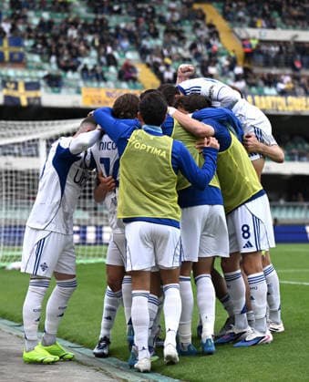 Db Verona 10 05 2026 - campionato di calcio serie A Hellas Verona-Como foto Daniele Buffa Image nella foto: esultanza gol Anastasios Douvikas 
