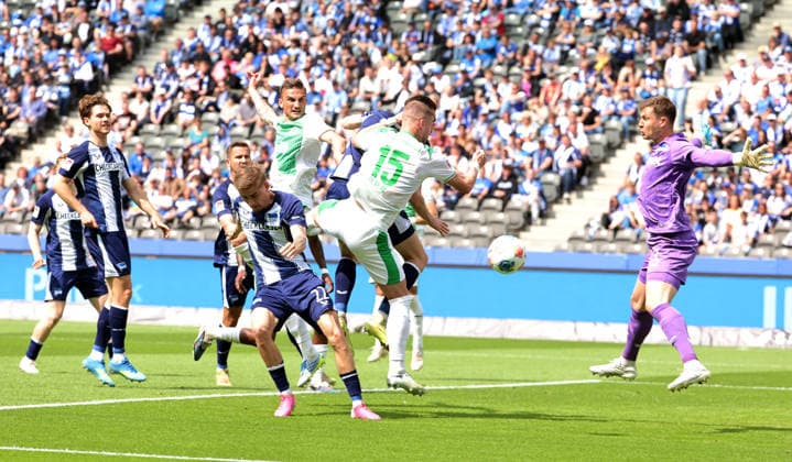 Marten Winkler, Niklas Kolbe, Jan Elvedi, goalkeeper Tjark Ernst duel Match scene Action Sport Soccer Football DFL 2 Bundesliga Men 33 Matchday Season 2025 2026 10 05 2026 Hertha BSC Berlin vs SpVgg Greuther Fürth DFL regulations prohibit any use of photographs as image sequences and or quasi video