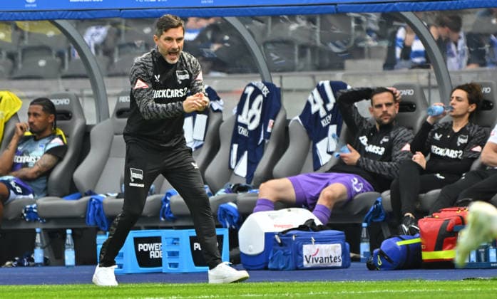 10 05 2026 Soccer Season 2025 2026 2 Soccer Bundesliga 33 Matchday Hertha BSC Berlin SpVgg Greuther Fürth SGF Kleeblatt Sportfoto Zink MeZi xmexzix DFL regulations prohibit any use of photographs as image sequences and or quasi video only for editorial use Stefan Leitl Trainer Hertha BSC Berlin cheers on