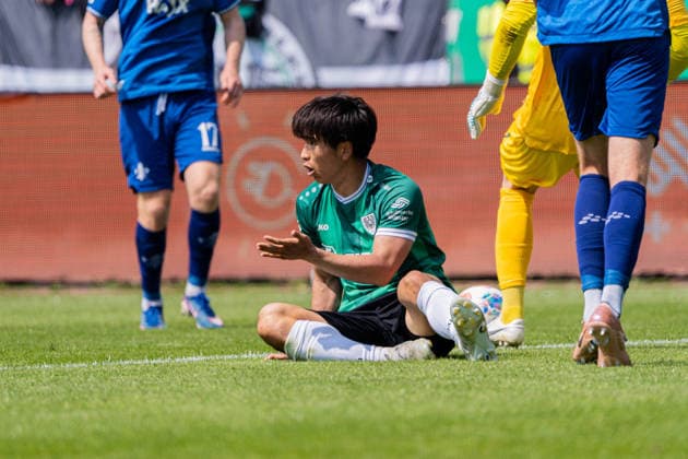 Münster, Germany 10 May 2026 2 BL 2025 2026 Sp 33 SC Preußen Münster vs SV Darmstadt 98 In the picture Shin Yamada PRM is annoying on the pitch DFL DFB regulations prohibit any use of photographs as image sequences and or quasi video LVM Preussenstadion Nordrhein Westfalen Copyright: xFotostandx xKruczynskix