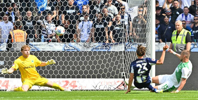 10 05 2026 Soccer Season 2025 2026 2 Soccer Bundesliga 33 Matchday Hertha BSC Berlin SpVgg Greuther Fürth SGF Kleeblatt Sportfoto Zink MeZi xmexzix DFL regulations prohibit any use of photographs as image sequences and or quasi video only for editorial use Kennet Eichhorn 23, Hertha BSC Berlin scores goal Goal shot for 1 0 against Silas Prüfrock 43, SpVgg Greuther Fürth