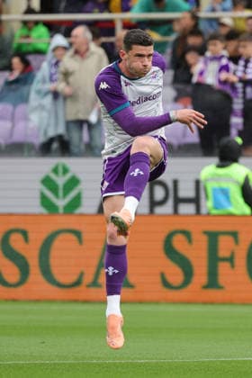 ACF Fiorentina v Genoa CFC - Campionato Serie A Robin Gosens of ACF Fiorentina warming up before the match between the Italian Serie A football match between ACF Fiorentina and Genoa CFC, on May 11 ,2026 at the Artemio-Franchi stadium in Florence. Firenze FI Italy  Copyright: xAndreaxMartinix originalFilename:martini-acffiore260510_npOSR.jpg