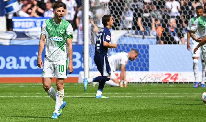 10 05 2026 Soccer Season 2025 2026 2 Soccer Bundesliga 33 Matchday Hertha BSC Berlin SpVgg Greuther Fürth SGF Kleeblatt Sportfoto Zink xwoxzix DFL regulations prohibit any use of photographs as image sequences and or quasi video only for editorial use Branimir Hrgota 10, SpVgg Greuther Fürth disappointed disappointment