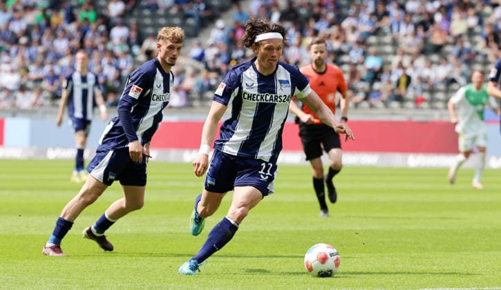Fabian Reese on the ball Single image Crop action Sport Soccer Football DFL 2 Bundesliga Men 33 Matchday Season 2025 2026 10 05 2026 Hertha BSC Berlin vs SpVgg Greuther Fürth DFL regulations prohibit any use of photographs as image sequences and or quasi video
