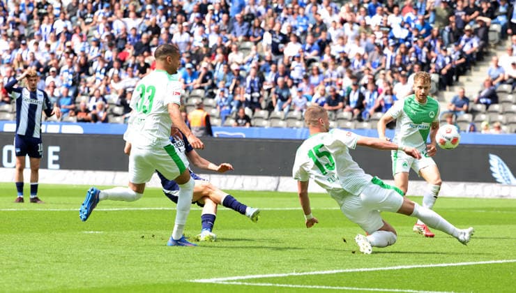 Kennet Eichhorn scores the goal for 1 0 duel Match scene Action Sport Football Soccer DFL 2 Bundesliga Men 33 Matchday Season 2025 2026 10 05 2026 Hertha BSC Berlin vs SpVgg Greuther Fürth DFL regulations prohibit any use of photographs as image sequences and or quasi video