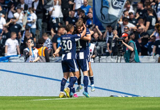 Soccer, Men, Season 2025 2026, 2 Bundesliga 33 Matchday , Hertha BSC SpVgg Greuther Fürth, f l Paul Seguin Hertha BSC , Fabian Reese Hertha BSC , Kennet Eichhorn Hertha BSC , Celebration after goal to 1 0, 10 05 2026, Copyright: xMatthiasxKochx