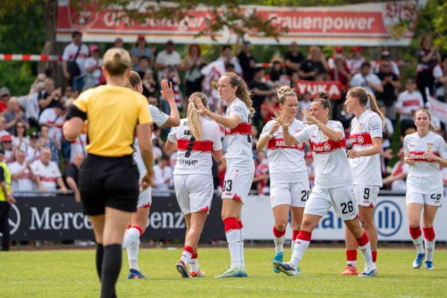 Nicole Billa VFB Stuttgart Women, 26 cheers with Julia Glaser VFB Stuttgart Women, 09 and Fabienne Dongus VFB Stuttgart Women, 33 , Reena Wichmann VFB Stuttgart Women, 28 , GER, VfB Stuttgart Women vs VfL Wolfsburg II, Football, 2 Womens Bundesliga, Matchday 25, Season 2025 2026, 10 085 2026, GER, VfB Stuttgart Women vs VfL Wolfsburg II, Football, 2 Womens Bundesliga, Matchday 25, Season 2025 2026, 10 085 2026, Stuttgart Copyright: xEibner-Pressefoto EdwardxCheungx EP_ECG