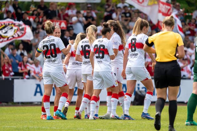 Nicole Billa VFB Stuttgart Frauen, 26 cheers with Julia Glaser VFB Stuttgart Frauen, 09 and Fabienne Dongus VFB Stuttgart Frauen, 33 , Reena Wichmann VFB Stuttgart Frauen, 28 , Yuka Hirano VFB Stuttgart Frauen, 19 , GER, VfB Stuttgart Women vs VfL Wolfsburg II, Football, 2 Womens Bundesliga, Matchday 25, Season 2025 2026, 10 085 2026, GER, VfB Stuttgart Women vs VfL Wolfsburg II, Football, 2 Womens Bundesliga, Matchday 25, Season 2025 2026, 10 085 2026, Stuttgart Copyright: xEibner-Pressefoto EdwardxCheungx EP_ECG