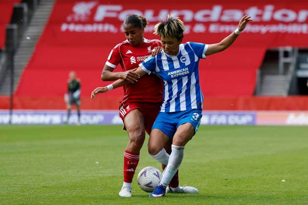 Liverpool Women v Brighton & Hove Albion Women, St Helens, UK - 10 May 2026 Moeka Minami of Brighton and Hove Albion feels pressure from AurÃ lie Csillag of Liverpool FC during the Women™s FA Cup Semi Final match between Liverpool Women and Brighton & Hove Albion Women at The Brewdog Stadium on 10 May 2026 in St Helens, England (Photo by Steve Taylor PPAUK) St Helens The Brewdog Stadium Merseyside England Copyright: xStevexTaylor PPAUKx PPA-273628