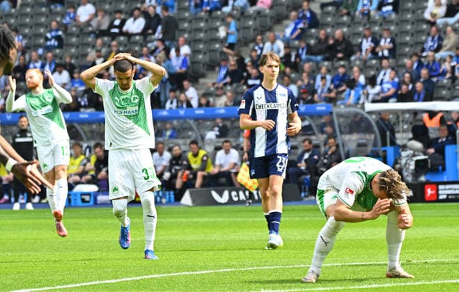 10 05 2026 Soccer Season 2025 2026 2 Soccer Bundesliga 33 Matchday Hertha BSC Berlin SpVgg Greuther Fürth SGF Kleeblatt Sportfoto Zink MeZi xmexzix DFL regulations prohibit any use of photographs as image sequences and or quasi video only for editorial use Maximilian Solomon Dietz 33, SpVgg Greuther Fürth Felix Klaus 30, SpVgg Greuther Fürth, right disappointed disappointment