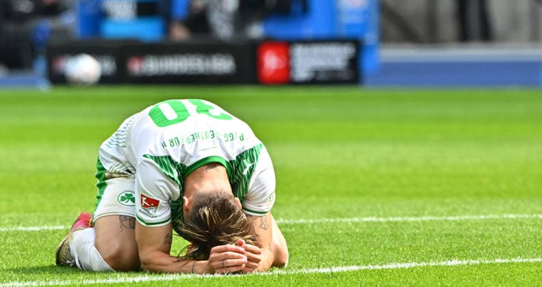 10 05 2026 Soccer Season 2025 2026 2 Soccer Bundesliga 33 Matchday Hertha BSC Berlin SpVgg Greuther Fürth SGF Kleeblatt Sportfoto Zink MeZi xmexzix DFL regulations prohibit any use of photographs as image sequences and or quasi video only for editorial use Felix Klaus 30, SpVgg Greuther Fürth disappointed Disappointment