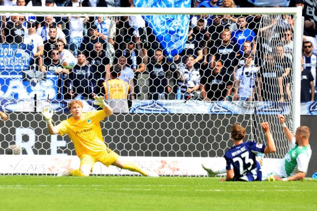DEU, DFL, 2 FBL, Hertha BSC vs Greuther Fuerth, 10 05 2026, Berliner Olympiastadion, Berlin, DEU, DFL, 2 FBL, Hertha BSC vs Greuther Fuerth, im Bild 1 0 durch Kennet Eichhorn Hertha BSC Berlin 23 , Silas Pruefrock Greuther Fuerth 43 , Jannik Jan Elvedi Greuther Fuerth 15 DFL regulations prohibit any use of Photographs as image sequences and or quasi video nordphotoxGmbHx xEngler nph00076