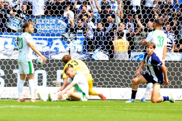 DEU, DFL, 2 FBL, Hertha BSC vs Greuther Fuerth, 10 05 2026, Berliner Olympiastadion, Berlin, DEU, DFL, 2 FBL, Hertha BSC vs Greuther Fuerth, im Bild 1 0 durch Kennet Eichhorn Hertha BSC Berlin 23 , Silas Pruefrock Greuther Fuerth 43 , Jannik Dehm Greuther Fuerth 23 , Jan Elvedi Greuther Fuerth 15 DFL regulations prohibit any use of Photographs as image sequences and or quasi video nordphotoxGmbHx xEngler nph00076