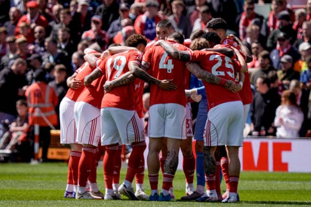 Premier League: Nottingham Forest v Newcastle Untied Forest players I the pre-match team huddle during the Premier League match Nottingham Forest vs Newcastle Untied at City Ground, Nottingham, United Kingdom on 10 May 2026 (Photo by Maynard Manyowa News Images) Nottingham City Ground Nottinghamshire United Kingdom Copyright: xMaynardxManyowa NewsxImagesx
