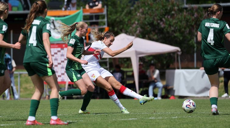 10 05 2026, Germany, Stuttgart, Soccer women 2 Bundesliga, VfB Stuttgart vs VfL Wolfsburg II, Goal to 1 0 by scorer Fabienne Dongus VfB, center