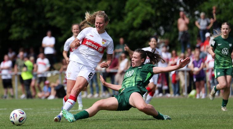 10 05 2026, Germany, Stuttgart, Soccer Women 2 Bundesliga, VfB Stuttgart vs VfL Wolfsburg II, f l Maximiliane Rall VfB , Karla Brinkmann Wolfsburg