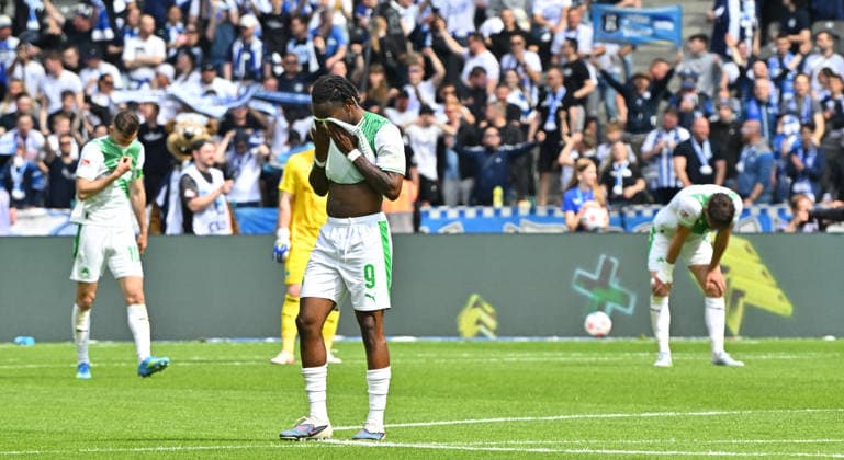 10 05 2026 Soccer Season 2025 2026 2 Soccer Bundesliga 33 Matchday Hertha BSC Berlin SpVgg Greuther Fürth SGF Kleeblatt Sportfoto Zink MeZi xmexzix DFL regulations prohibit any use of photographs as image sequences and or quasi video only for editorial use disappointed disappointment after conceding goal to 2 0