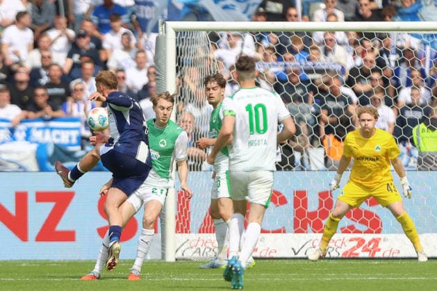 10 05 2025, xtgx, Fussball 2 Bundesliga, Hertha BSC Berlin SpVgg Greuther Fürth emspor, v l Michael Cuisance Hertha, 10 schiesst Tor, schießt, Torschuetze, erzielt Tor, Treffer, scores the goal 2 0 DFL DFB REGULATIONS PROHIBIT ANY USE OF PHOTOGRAPHS as IMAGE SEQUENCES and or QUASI VIDEO Berlin