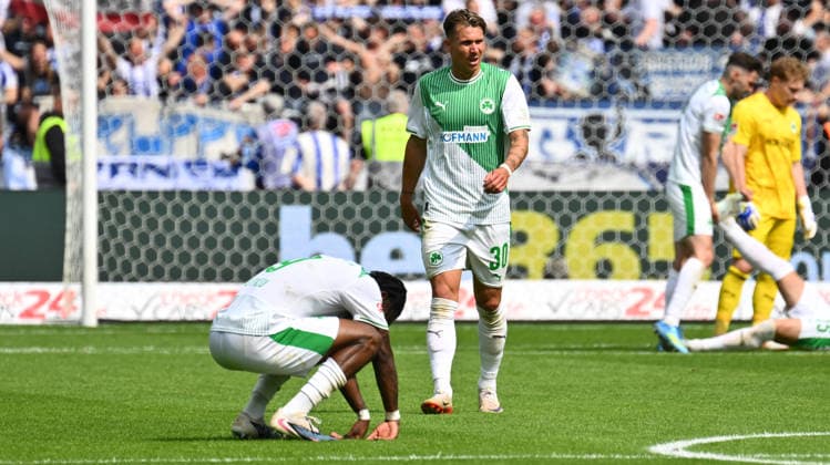 10 05 2026 Soccer Season 2025 2026 2 Soccer Bundesliga 33 Matchday Hertha BSC Berlin SpVgg Greuther Fürth SGF Kleeblatt Sportfoto Zink xwoxzix DFL regulations prohibit any use of photographs as image sequences and or quasi video only for editorial use Noel Futkeu 9, SpVgg Greuther Fürth Felix Klaus 30, SpVgg Greuther Fürth disappointed disappointment