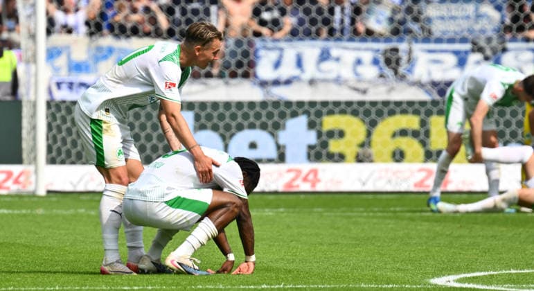 10 05 2026 Soccer Season 2025 2026 2 Soccer Bundesliga 33 Matchday Hertha BSC Berlin SpVgg Greuther Fürth SGF Kleeblatt Sportfoto Zink xwoxzix DFL regulations prohibit any use of photographs as image sequences and or quasi video only for editorial use Felix Klaus 30, SpVgg Greuther Fürth Noel Futkeu 9, SpVgg Greuther Fürth disappointed disappointment