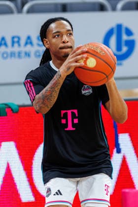 Jalen Finch Telekom Baskets Bonn, 00 , single picture, single photo, portrait, portraet, warm up, before the start of the game, BMA365 Bamberg Baskets vs Telekom Baskets Bonn, Basketball, easyCredit BBL, 34 Matchday, 10 05 2026 BMA365 Bamberg Baskets vs Telekom Baskets Bonn, Basketball, easyCredit BBL, 34 Matchday, 10 05 2026 Bamberg Copyright: xEibner-Pressefoto G.xSantemizx EP_EER
