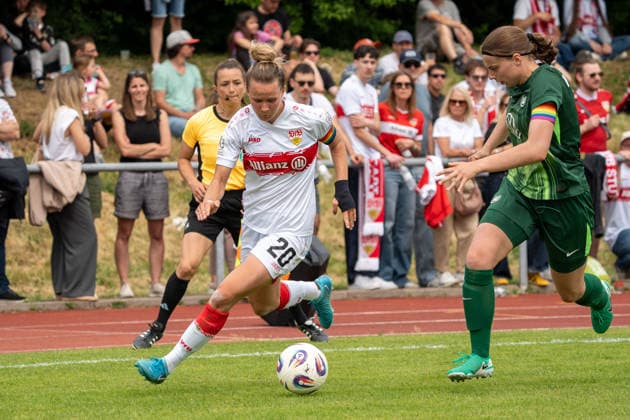 Duel Jana Beuschlein VFB Stuttgart Women, 20 , Maria Jonietz VfL Wolfsburg II Women, 05 , GER, VfB Stuttgart Women vs VfL Wolfsburg II, Football, 2 Womens Bundesliga, Matchday 25, Season 2025 2026, 10 085 2026, GER, VfB Stuttgart Women vs VfL Wolfsburg II, Football, 2 Womens Bundesliga, Matchday 25, Season 2025 2026, 10 085 2026, Stuttgart Copyright: xEibner-Pressefoto EdwardxCheungx EP_ECG