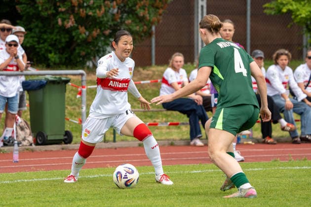 One-on-one Haruka Osawa VFB Stuttgart Women, 79 , Katharina Schäfer VFB Stuttgart Women, 04 , GER, VfB Stuttgart Women vs VfL Wolfsburg II, Football, 2 Womens Bundesliga, 25 Matchday, Season 2025 2026, 10 085 2026, GER, VfB Stuttgart Women vs VfL Wolfsburg II, Football, 2 Womens Bundesliga, 25 Matchday, Season 2025 2026, 10 085 2026, Stuttgart Copyright: xEibner-Pressefoto EdwardxCheungx EP_ECG