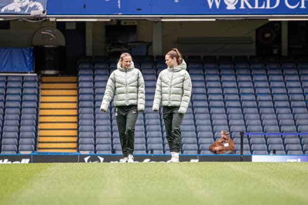 Lexi Potter (32 Chelsea) and Veerle Buurman (5 Chelsea) before the Adobe Women?s FA Cup Semi-Final match between Chelsea and Manchester City (Photo by Emily Bittarello SPP). Copyright: xEmilyxBittarellox xSPPx Sportspressphoto_SPR143744