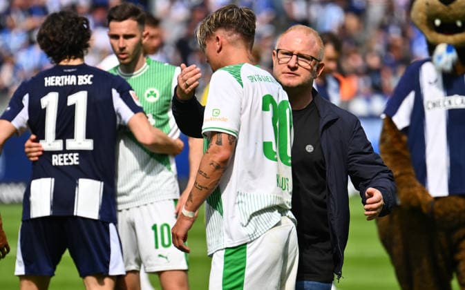10 05 2026 Soccer Season 2025 2026 2 Soccer Bundesliga 33 Matchday Hertha BSC Berlin SpVgg Greuther Fürth SGF Kleeblatt Sportfoto Zink xwoxzix DFL regulations prohibit any use of photographs as image sequences and or quasi video only for editorial use Felix Klaus 30, SpVgg Greuther Fürth Heiko Vogel Trainer SpVgg Greuther Fürth disappointed Disappointment after the end of the match