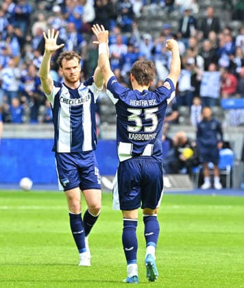 10 05 2026 Soccer Season 2025 2026 2 Soccer Bundesliga 33 Matchday Hertha BSC Berlin SpVgg Greuther Fürth SGF Kleeblatt Sportfoto Zink MeZi xmexzix DFL regulations prohibit any use of photographs as image sequences and or quasi video only for editorial use Pascal Klemens 41, Hertha BSC Berlin Michal Karbownik 33, Hertha BSC Berlin, right Cheering joy after the end of the match