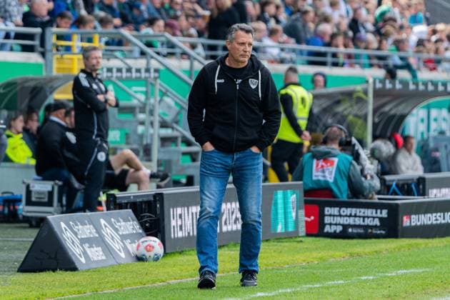Münster, Germany 10 May 2026 2 BL 2025 2026 Sp 33 SC Preußen Münster vs SV Darmstadt 98 In the picture coach Alois Schwartz PRM is thoughtful on the pitch DFL DFB regulations prohibit any use of photographs as image sequences and or quasi video LVM Preussenstadion Nordrhein Westfalen Copyright: xFotostandx xKruczynskix