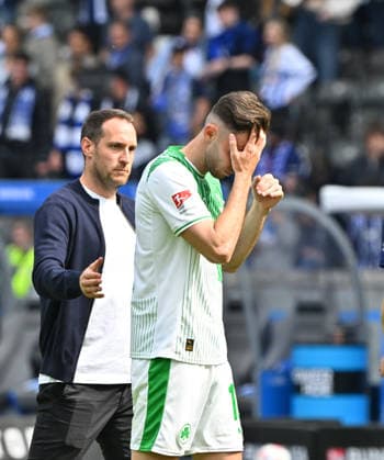 10 05 2026 Soccer Season 2025 2026 2 Soccer Bundesliga 33 Matchday Hertha BSC Berlin SpVgg Greuther Fürth SGF Kleeblatt Sportfoto Zink MeZi xmexzix DFL regulations prohibit any use of photographs as image sequences and or quasi video only for editorial use Stephan Fürstner Sports Director SpVgg Greuther Fürth Branimir Hrgota 10, SpVgg Greuther Fürth disappointed Disappointment after the end of the match